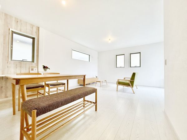 御園4丁目 新築戸建 リビング