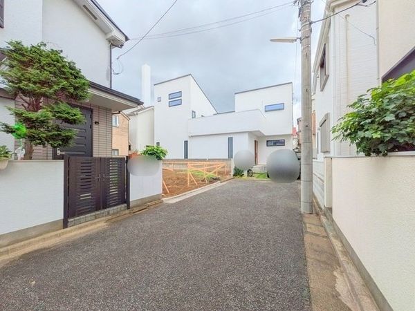 練馬区谷原6丁目新築戸建 1号棟 前面道路含む外観