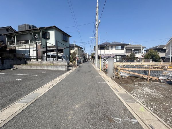 さいたま市大宮区櫛引町1丁目 1号棟 前面道路含む外観 さいたま市大宮区櫛引町1丁目 1号棟 前面道路含む外観
