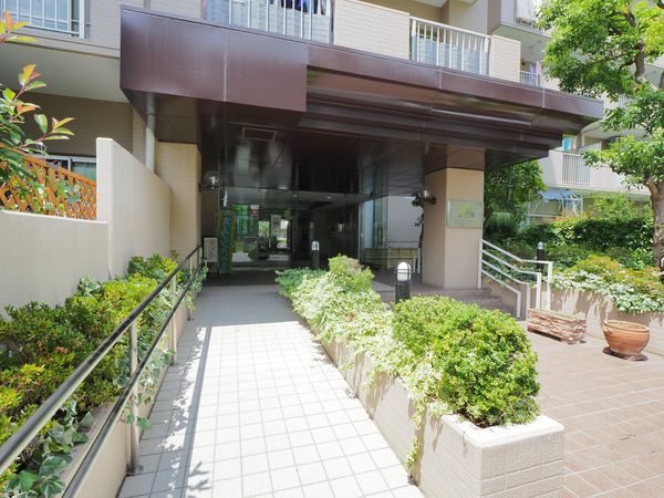 ライオンズマンション大宮指扇第2 エントランス