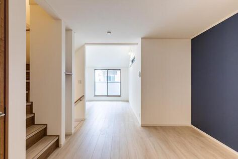足立区関原1丁目戸建 リビング