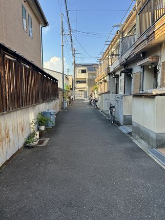 大阪府東大阪市中小阪4丁目 前面道路含む外観 大阪府東大阪市中小阪4丁目 前面道路含む外観