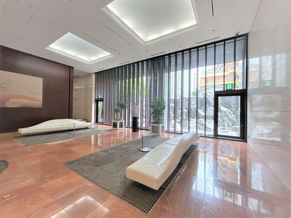 コンシェリア西新宿TOWER’S WEST エントランス