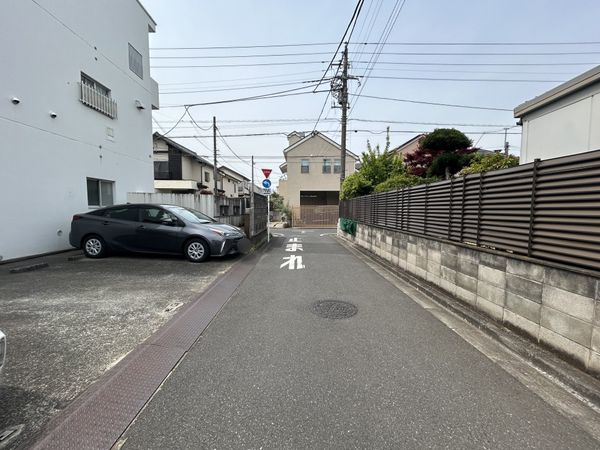 前面道路含む外観