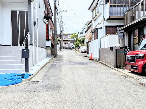 保土ケ谷区権太坂1丁目 新築戸建 前面道路含む外観 保土ケ谷区権太坂1丁目 新築戸建 前面道路含む外観
