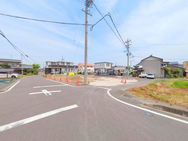 江南市宮田町・1号棟 前面道路含む外観 江南市宮田町・1号棟 前面道路含む外観